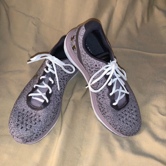 Under Armour Shoes - 🔥FINAL🔥 As new UNDER ARMOUR Deluxe Foam tennis shoes sneakers womens size 8.5